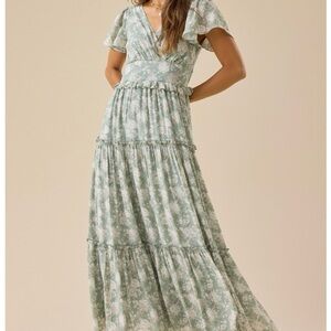 NEW Altar’d State Green and White Floral Maxi Dress Size Medium NWT